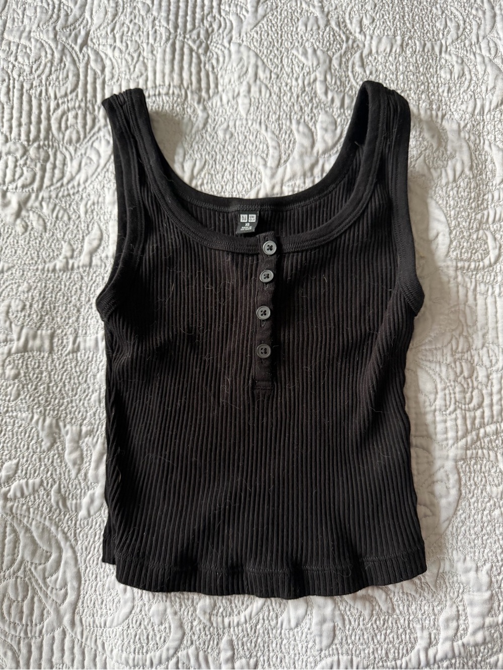 UNIQLO Black Ribbed Henley Tank Top - Women